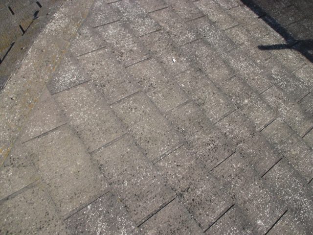 姫路市の経年劣化した屋根のスレート